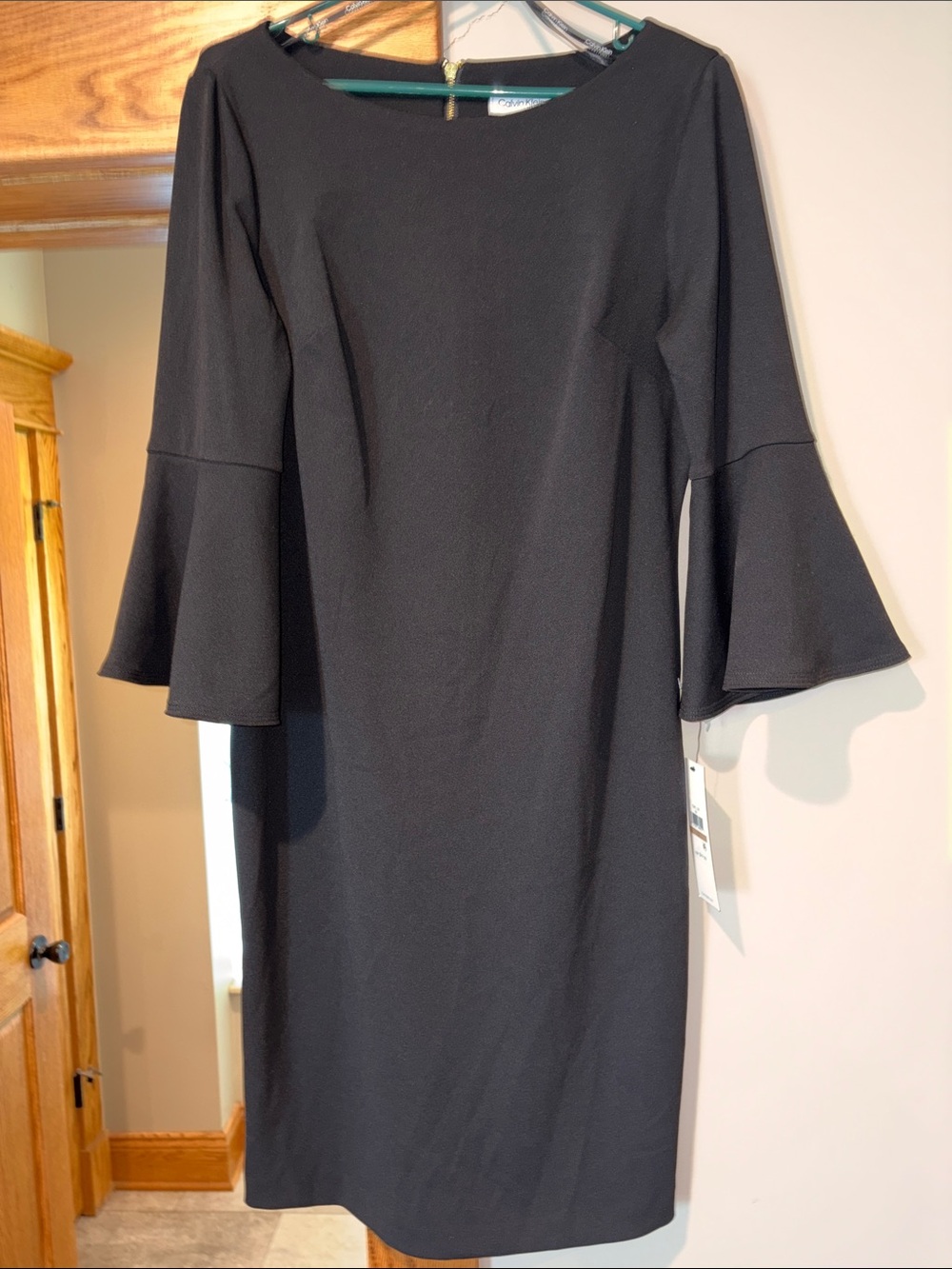 Calvin Klein Black Bell-Sleeve Long-Sleeve Sheath Dress